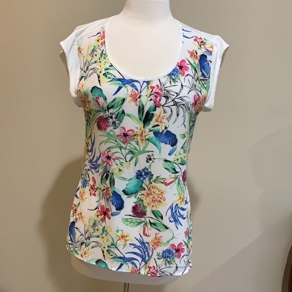 Charming Charlie short sleeve floral top, Small